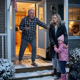 My Son-in-Law Locked My Daughter and Granddaughter Outside for His Mistress—Then I Found the Forged Deed…